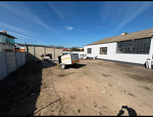375M² WAREHOUSE TO LET IN ONVERWACHT